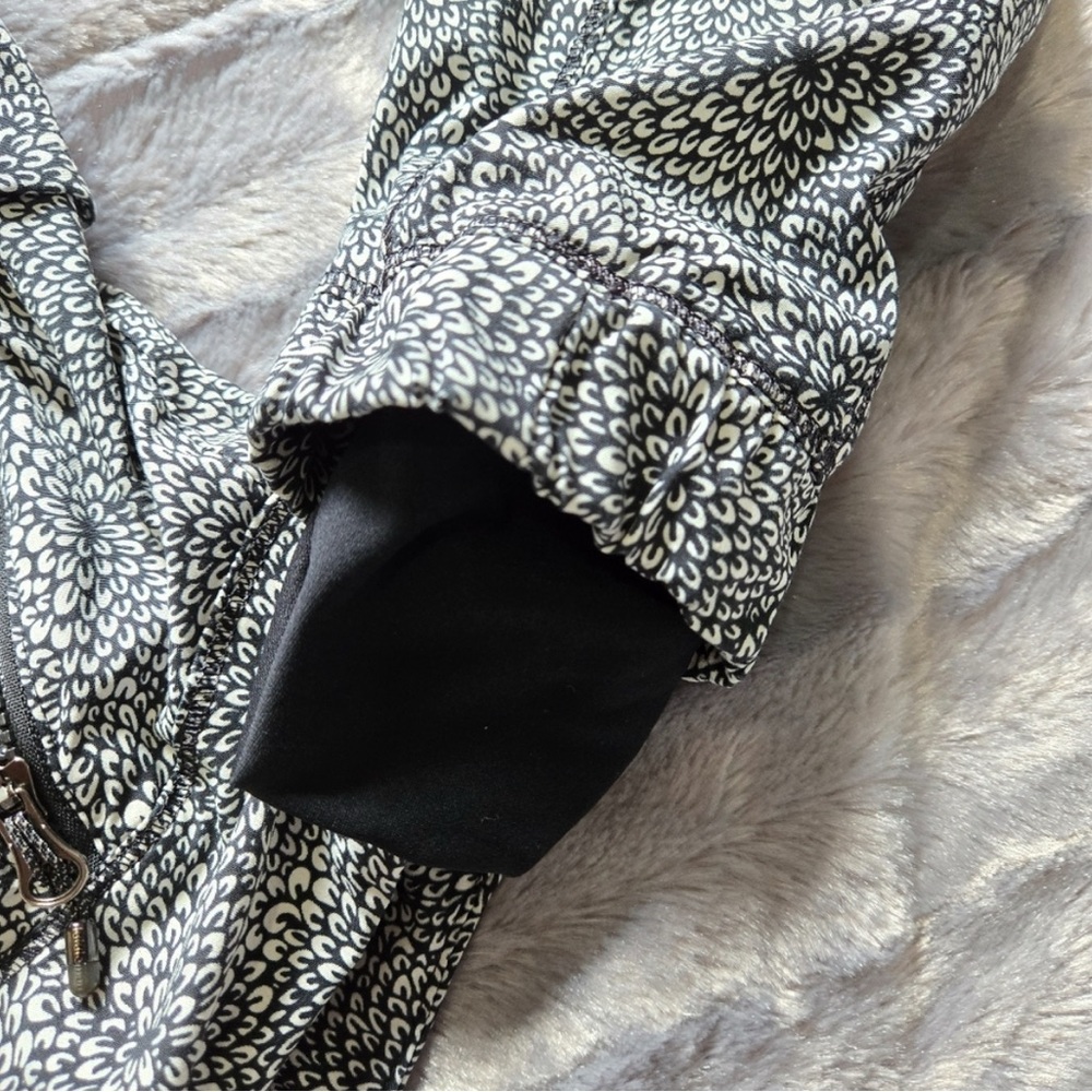 Lululemon Spring Forward Jacket - Plush Petal Black Ghost / Black - Picture 8 of 11